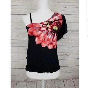 I.N. San Francisco one shoulder top